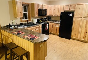 冰箱、微波炉、烤箱、炉灶