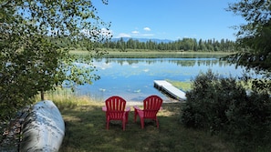 Property grounds - Cozy cabin on a lake just outside of Whitefish (Whitefish)