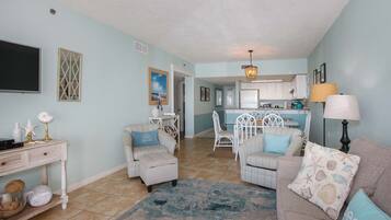 Condo, 2 Bedrooms, Balcony, Beachfront (403) | Living area