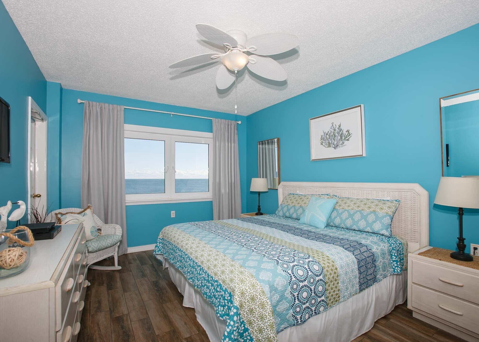 Condo, 2 Bedrooms, Balcony, Beachfront (403)