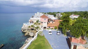 Exterior - Castle Cove-Ocean Front Villa (Negril)