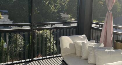 Luxurious 1BD , Amazing EUROBATH that you will love!