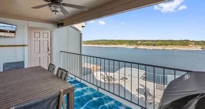 Lakefront Family Escape|Boat Slip · Pool · Hot Tub