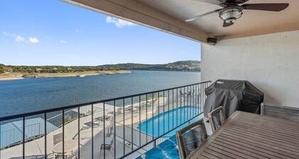 Sleeps 8-10, waterfront, boat slip, pool & hot tub