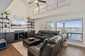 Smart TV, music library