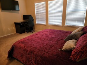 3 bedrooms, iron/ironing board, free WiFi, bed sheets