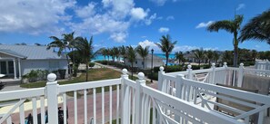 Property grounds - "Footprints in the Sand" - Poolside 3/3 (Bailey Town)