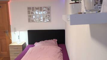 1 Schlafzimmer, BĂŒgeleisen/BĂŒgelbrett, kostenloses WLAN, BettwĂ€sche