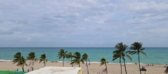 Tropic Isle Hotel and Apartment