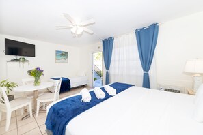 Comfort Studio | Free WiFi, bed sheets - Tropic Isle Hotel and Apartment (Hollywood)