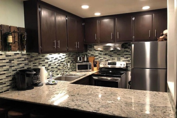 Frigorifero, microonde, forno, piano cottura