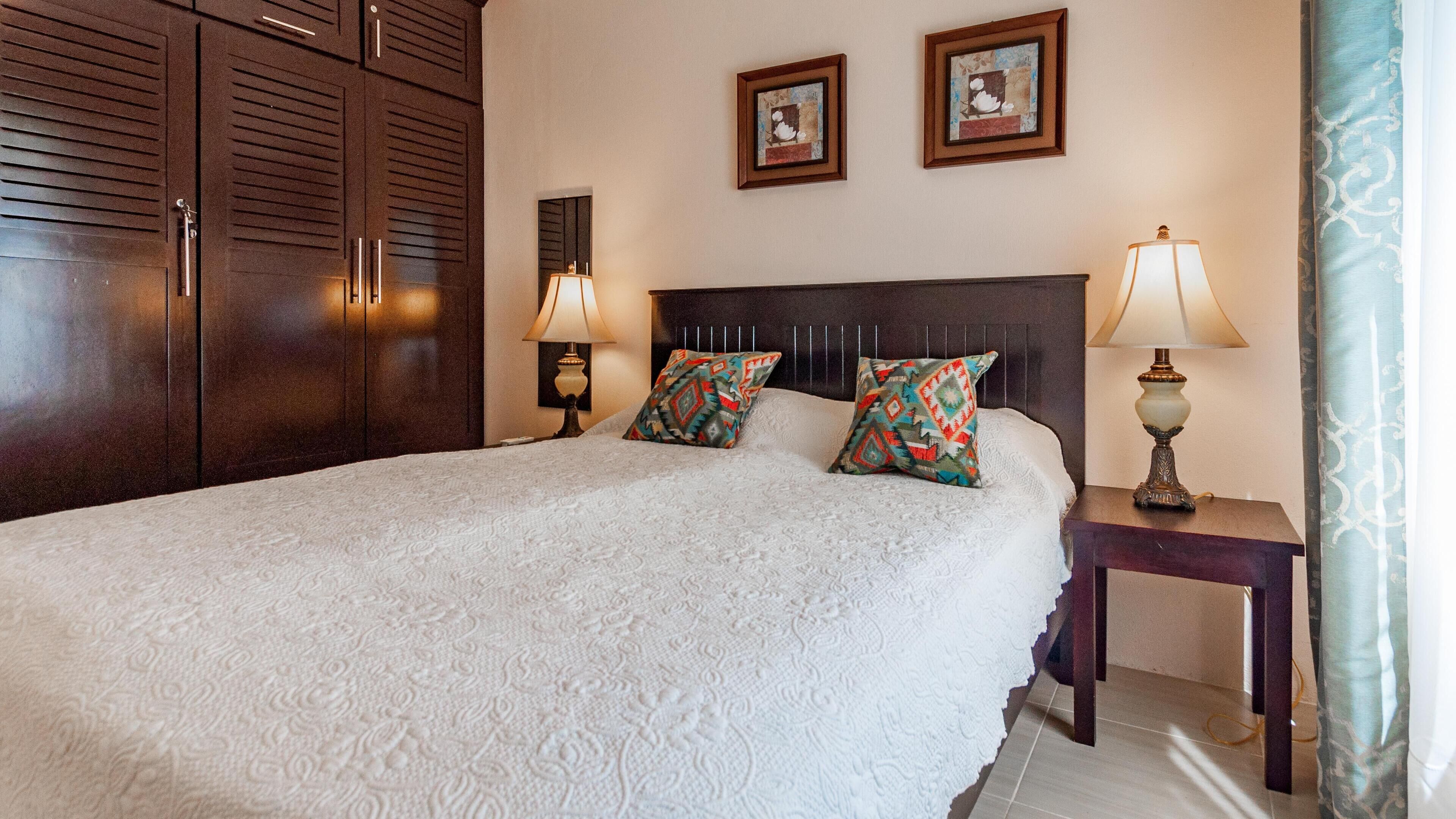 2 bedrooms, iron/ironing board, bed sheets