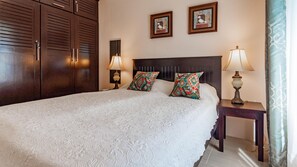 2 kamar tidur, setrika/meja setrika, dan seprai linen