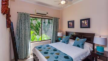 2 bilik tidur, seterika/papan seterika, cadar katil