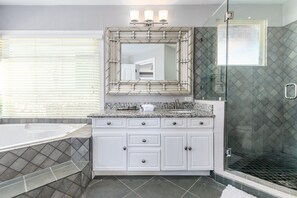 Ferienhaus, 6 Schlafzimmer, Meerblick | Badezimmer | Haartrockner, Handtücher, Shampoo