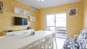 Interior - Urb La Almadraba Chiclana de la Frontera by Ruralidays (Cádiz)