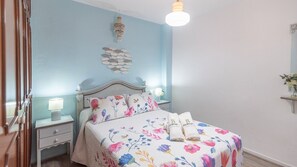 3 bedrooms, iron/ironing board, travel cot, WiFi - Casa Marenga El Palo Málaga by Ruralidays (Málaga)