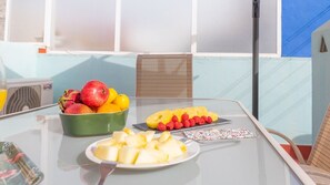 Outdoor dining - Casa Marenga El Palo Málaga by Ruralidays (Málaga)