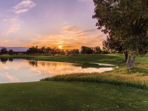 Golf - 2 Bedroom Villa: 2 King Beds; 2 sofa beds; Kitchen, Dining, Fireplace, Balcony (Palm Desert)