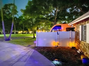 Unclassified image, 4 of 34, button - Cozy Backyard Getaway (St. Petersburg)