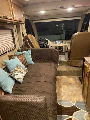 Unclassified image, 2 of 34, button - Cozy Backyard Getaway (St. Petersburg)