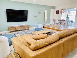 Smart TV, fireplace, table tennis