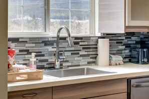 Interior - Breathtaking views from our Canmore / Banff Condo. (canmore)