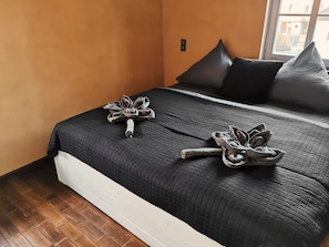 2 Schlafzimmer, Reisekinderbett, WLAN, Bettwäsche