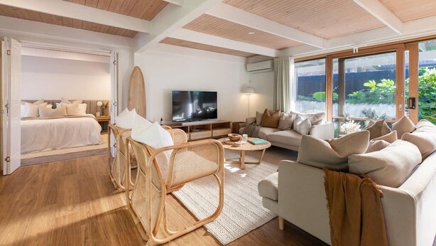 Living area - Sol Coastal Retreat | Outdoor Spa and Sauna (Rosebud)