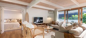 Sol Coastal Retreat | Outdoor Spa and Sauna