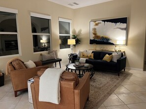 Smart TV, libri, stampante