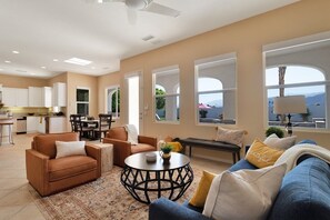 Smart TV, libri, stampante