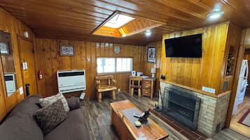 Smart TV y chimenea