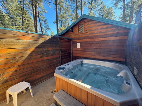 Bain à remous extérieur