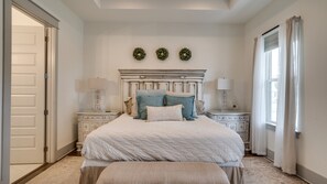 4 habitaciones, tabla de planchar con plancha y cuna de viaje 