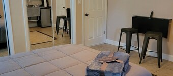 Near to the Beach, UTC mall, SCF, IMG, Airport, Ringling Museum and much more