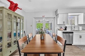 Dining - 3Bed Modern Home Family Friendly Heated Pool (Fort Lauderdale)