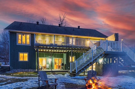 Exterior. Waterfront Cottage with Hot Tub