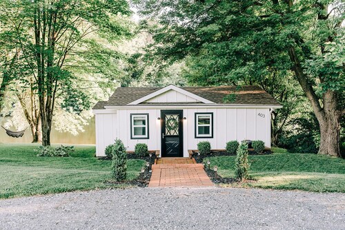 "The Hammock"  cozy cottage for 2