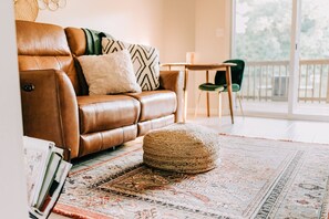 Smart TV, fireplace, Netflix, DVD player