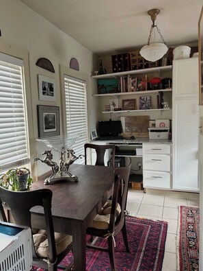 Dining - TRACK SEASON ONLY 7/8-9/7 Stay Downtown In Luxury w/ Off Street Private Parking (Saratoga Springs)