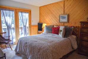 4 bedrooms, free WiFi, bed sheets