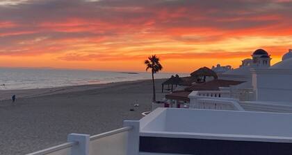 Beachfront book 4 bdrm. Or add Casita for 5 bdrms
Updated Private & Pet Friendly