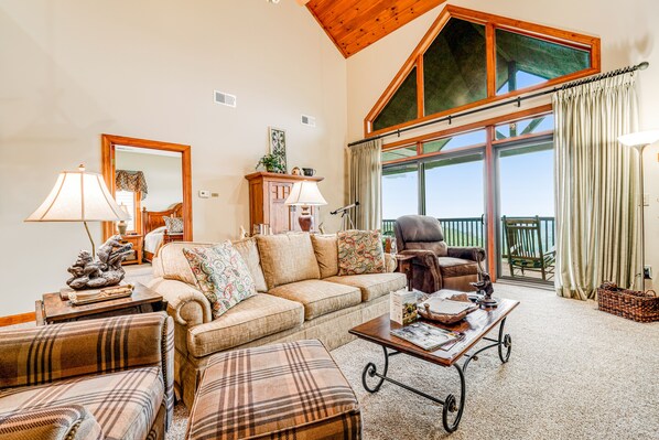 Televisión y chimenea 