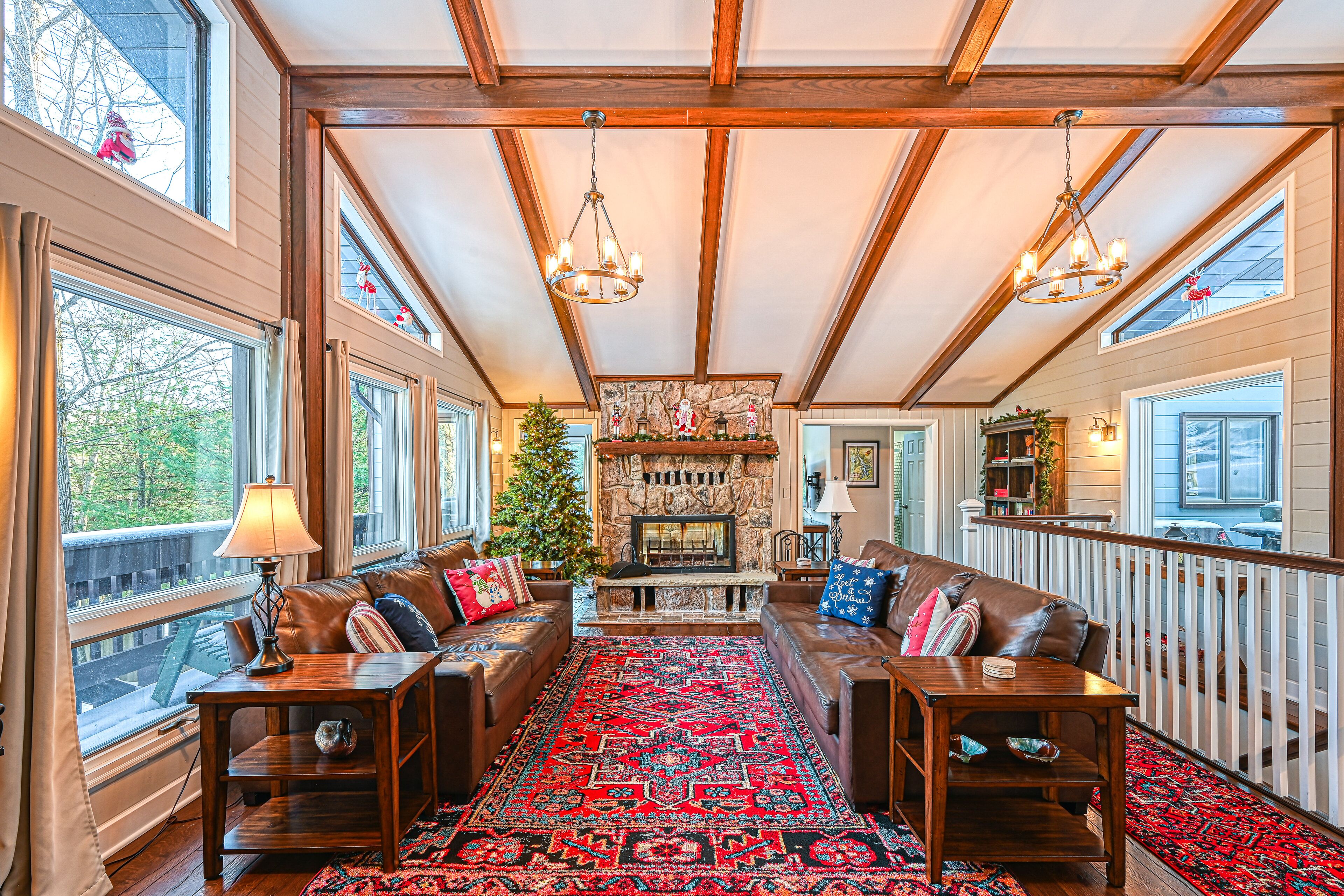 Deep Creek home with private hot tub, 2-tiered balcony & wood fireplace