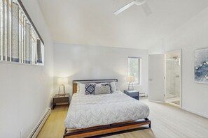 3 bedrooms, internet, bed sheets