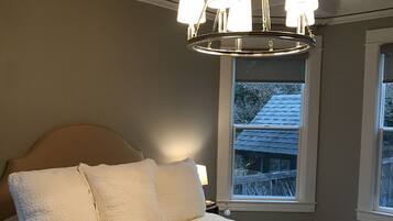 2 bedrooms, desk, iron/ironing board, travel crib