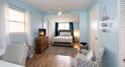 Newly renovated! Quiet home in walkable neighborhood! 2 miles from ocean!