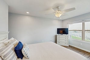 3 habitaciones, tabla de planchar con plancha, wifi y ropa de cama