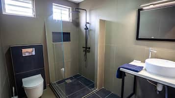 淋浴設備、風筒、提供毛巾